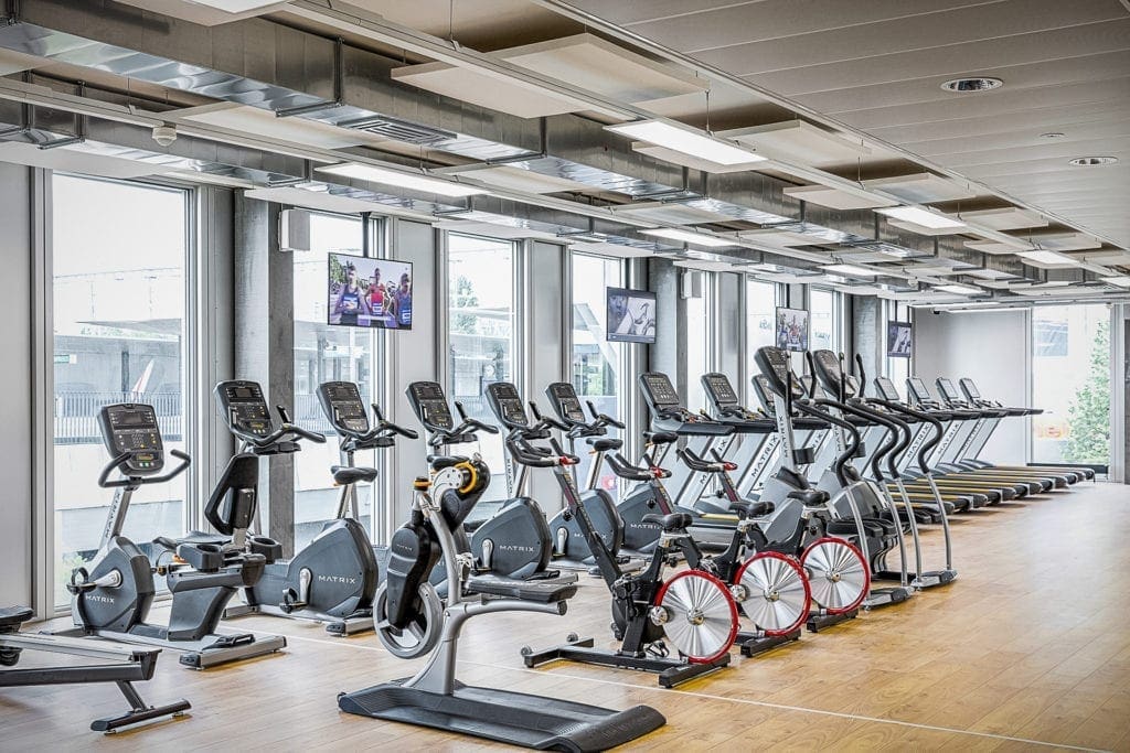 Non Stop Gym - Ecrans professionnels, Digital Signage pour fitness. Pixium - Avec Playlistes musicale et templates.